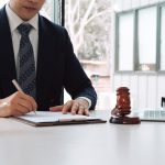 delegowanie zadań menedżerom zwiększa efektywność zespołu